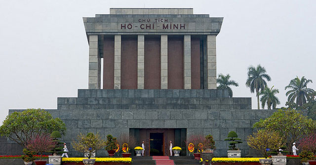 Thuyết minh về Lăng chủ tịch Hồ Chí Minh (2 Dàn ý + 3 mẫu) Bài văn thuyết minh hay nhất