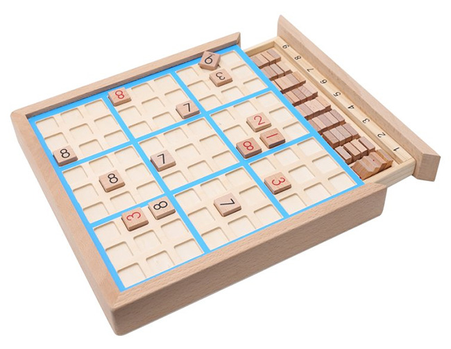 Một bàn Sudoku bằng gỗ