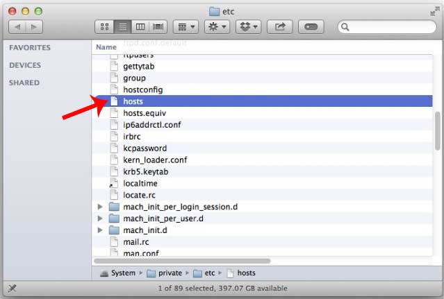 Click đúp để mở file hosts trên MAC