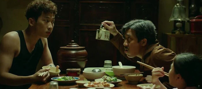 Bữa cơm gia đình nhà ông Ba Sang trong MV