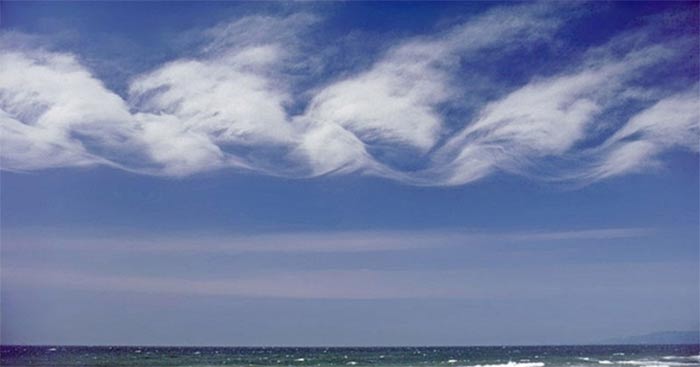 Mây và Sóng