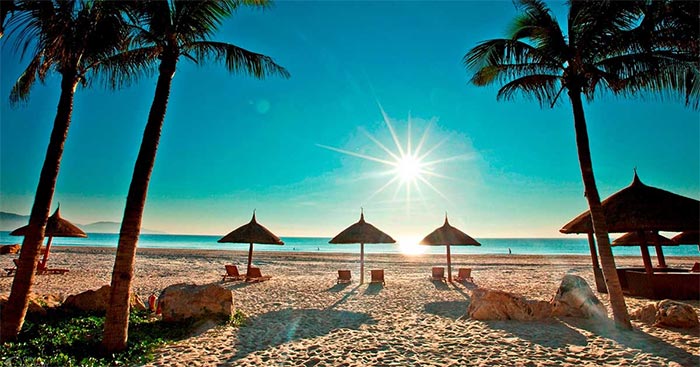 Biển Đà Nẵng là một trong những điểm đến tuyệt vời cho những ai yêu thích biển cả, với nước biển trong xanh, cát trắng mịn và nắng vàng quyến rũ. Những hình ảnh tuyệt đẹp về Biển Đà Nẵng sẽ khiến bạn muốn đến đó ngay lập tức.