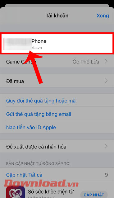 <p><strong>Bước 2:</strong> Ở mục<strong> </strong><em>Tài khoản trên App Store</em>, ấn vào <strong>tên