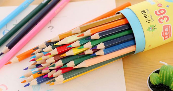 Tập làm văn lớp 2: Tả hộp bút chì màu (10 mẫu) Những bài văn mẫu lớp 2