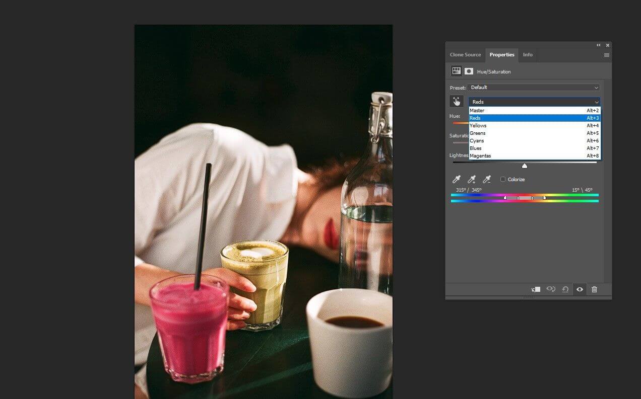 Để biến những tấm ảnh thành những bức tranh đen trắng ấn tượng, hãy để Photoshop giúp bạn. Chỉ với một vài thao tác đơn giản, bạn có thể giữ lại một màu sắc đặc biệt và tạo nên hiệu ứng độc đáo cho bức ảnh của mình.