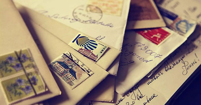 Viết thư cho bạn hoặc cho người thân ở xa